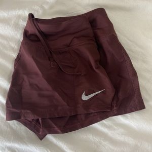Nike drifit running shorts size small with liner